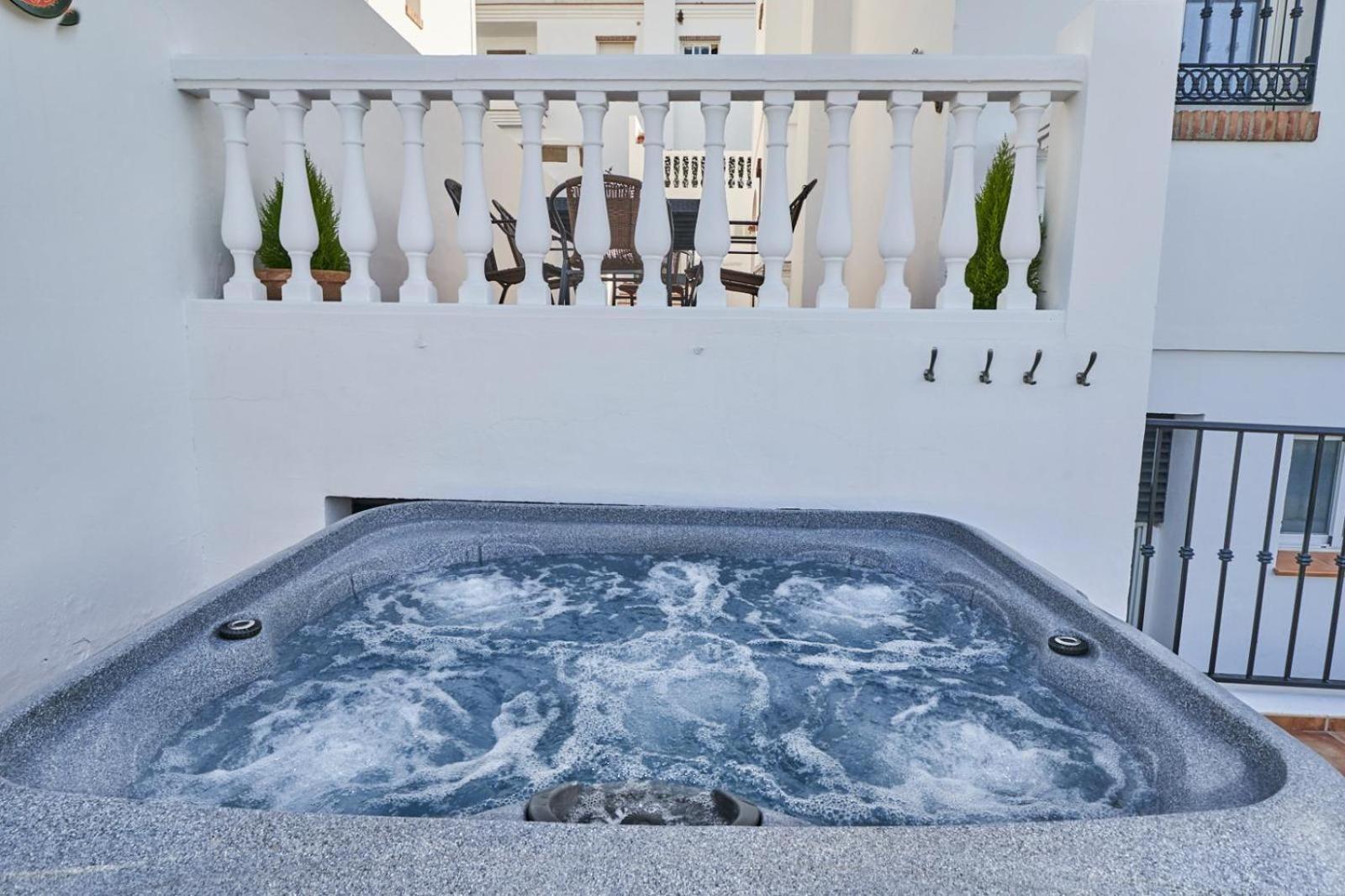 Villa Pura - Private Jacuzzi & Heated Pool Nerja Eksteriør billede